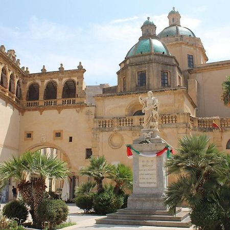 Casa Vacanza Zia Franca Mazara Del Vallo Mazara del Vallo Exterior photo